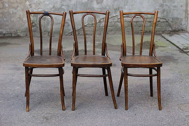 istock Antique Bentwood Viennese chair - Broken 636664194