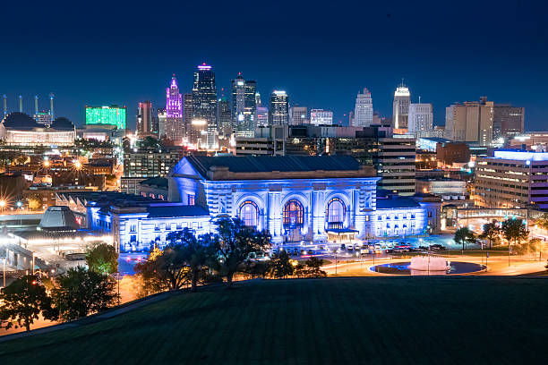 istock Kansas City Night Skyline 636670350