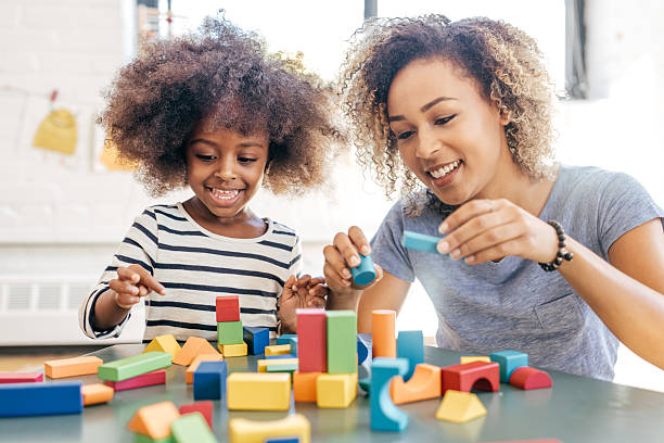 actividades divertidas para 3 años - learning education child block fotografías e imágenes de stock