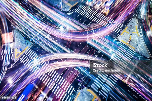 Foto de Conceitos De Negócios Intersecção e mais fotos de stock de Cidade - Cidade, Transporte - Assunto, Vista Aérea