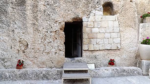 istock The tomb garden entrance 636690876