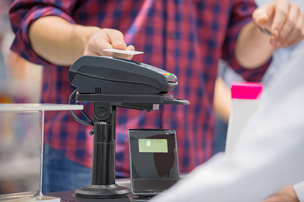istock Paying contactless with credit card 636692824