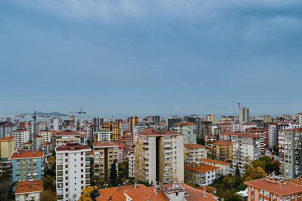 luftaufnahme des stadtteils kadikoy der stadt istanbul - kadikoy district stock-fotos und bilder