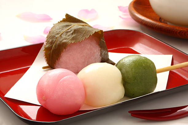 일본식 만두 과자와 벚꽃 떡, 일본 음식 - tea crop spring japanese culture tea 뉴스 사진 이미지