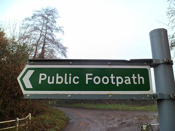 istock Modern metal 'Public Footpath' sign 636733092