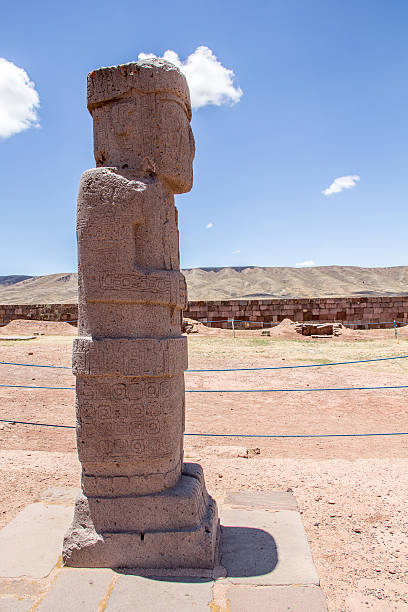 istock Ponce monolith at Tiahuanaco ruins 636735028