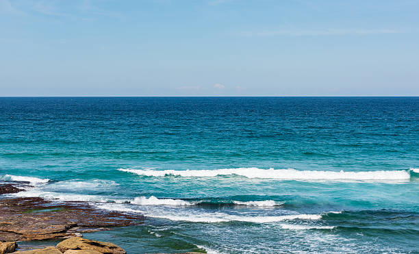 istock Ocean waves along the Bondi to Coogee coastal walk, Sydney 636741308