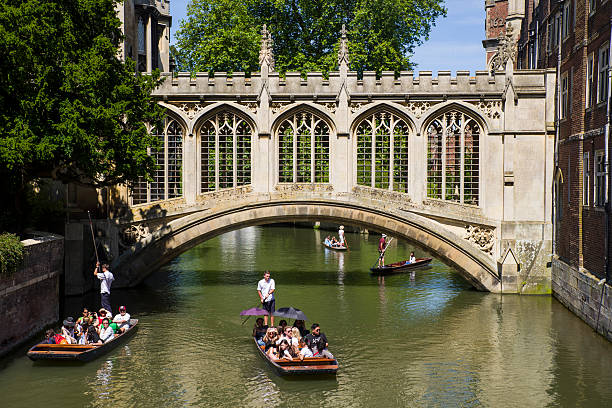 Bridge of Sighs in Cambridge Cambridge, UK - July 18th 2016: A view of the beautiful Bridge of Sighs in Cambridge, UK. punting stock pictures, royalty-free photos & images