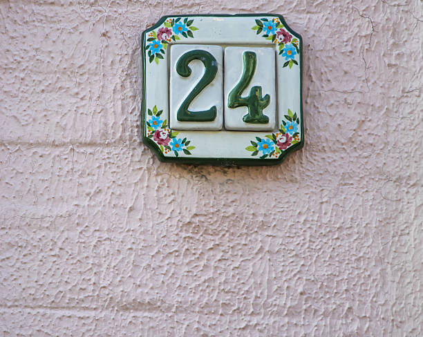 istock Traditional Italian home sign board painted on ceramic tile 636780272