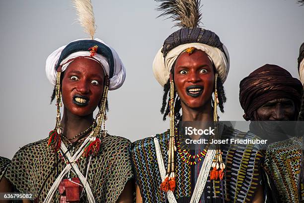 Photo libre de droit de Gerewol Festival Peul Nomads Niger banque d'images et plus d'images libres de droit de Adulte - Adulte, Afrique, Couleur