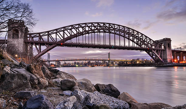 istock Manhattan skyline from Astoria Park 636812122
