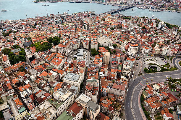 quartiere galata di istanbul dall'alto. - istanbul foto e immagini stock