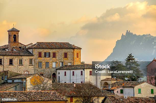 ヴェルッキオ リミニ イタリアン ビレッジ 風景 エミリア ロマーニャ ヴェルッキオのストックフォトや画像を多数ご用意 ヴェルッキオ