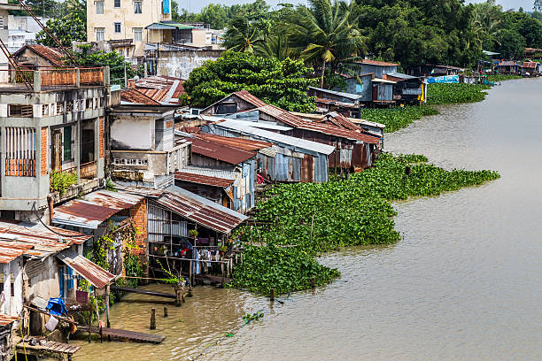 istock Tin house's next to river 636894650