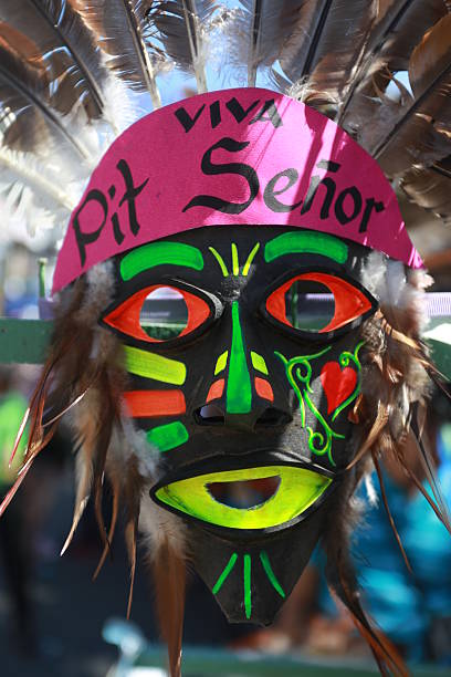 istock Sinulog Festive Tribal Mask 636916334
