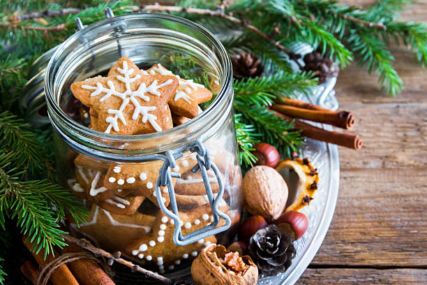 istock Gingerbread Christmas cookies 636922116