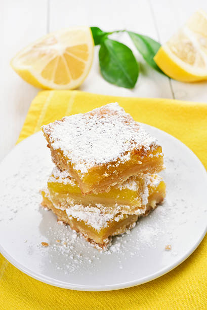 pezzi di torta al limone - healthy eating close up lemon nut foto e immagini stock