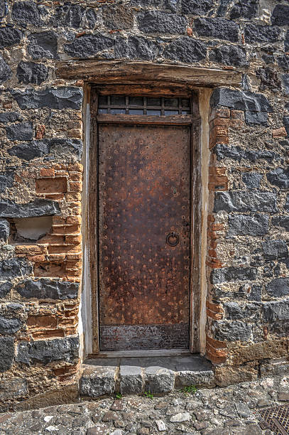 istock old metal door 636931828