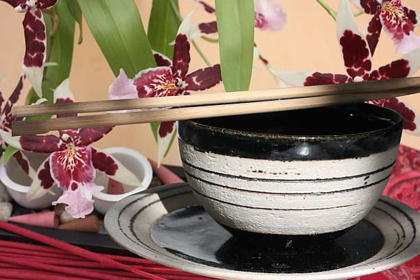 Asian restaurant - Gastronomy - Chinese baguettes - Floral decoration orchids 