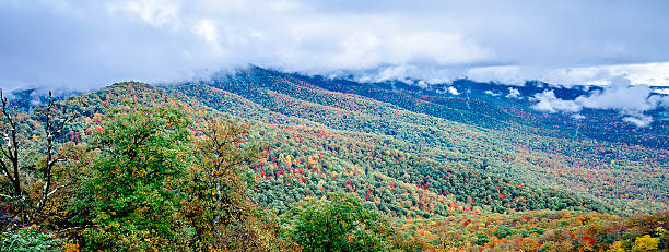istock autumn season on blue ridge parkway 636962774