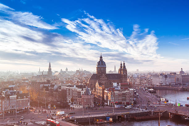 アムステルダムのランドマーク - amsterdam netherlands city skyline ストックフォトと画像