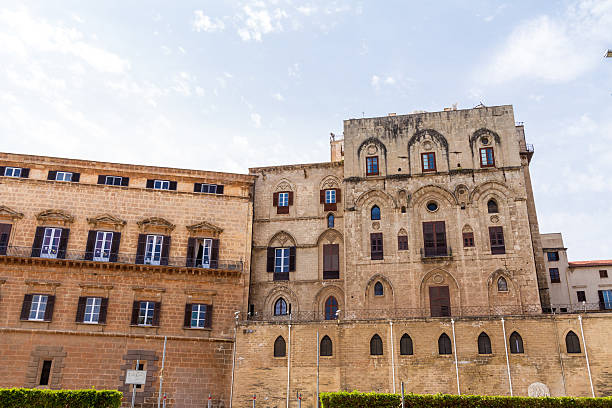 palazzo dei normanni w palermo, włochy - norman zdjęcia i obrazy z banku zdjęć