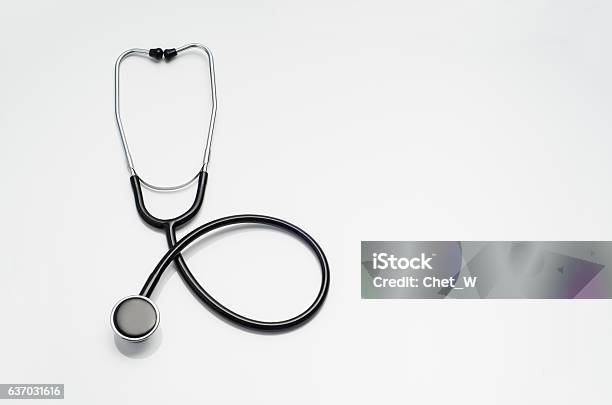 Photo libre de droit de Bureau Du Médecin Avec Accessoires Et Produits Médicaux Vue De Dessus banque d'images et plus d'images libres de droit de Stéthoscope