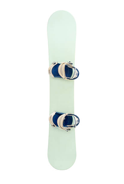 snowboard con attacchi strap-in e pad stomp - tavola da snowboard foto e immagini stock