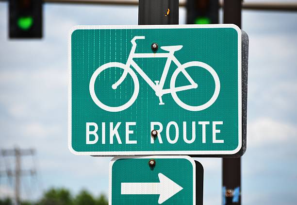 istock Bike Route Sign 637058186
