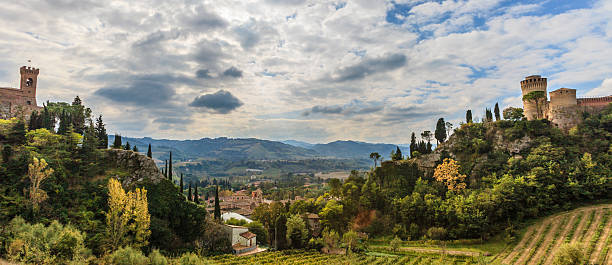 brisighella - emilia romaña, italia - ravena fotografías e imágenes de stock