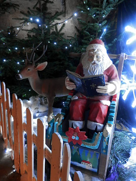 istock Christmas market in Town Cave 637103400