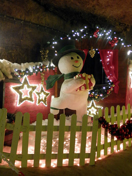 istock Christmas market in Town Cave 637104150