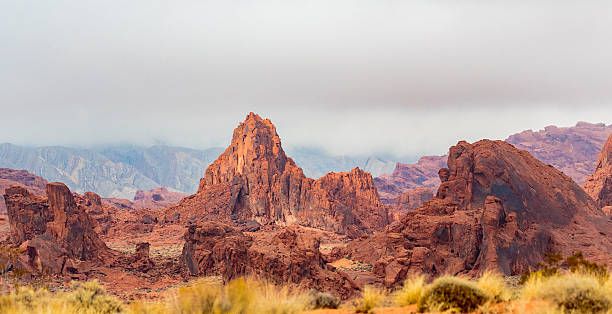 valley of fire state park panorama - moapa valley stock-fotos und bilder