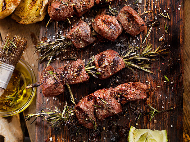 bbq beef rosemary skewers - steak meat barbecue grilled imagens e fotografias de stock
