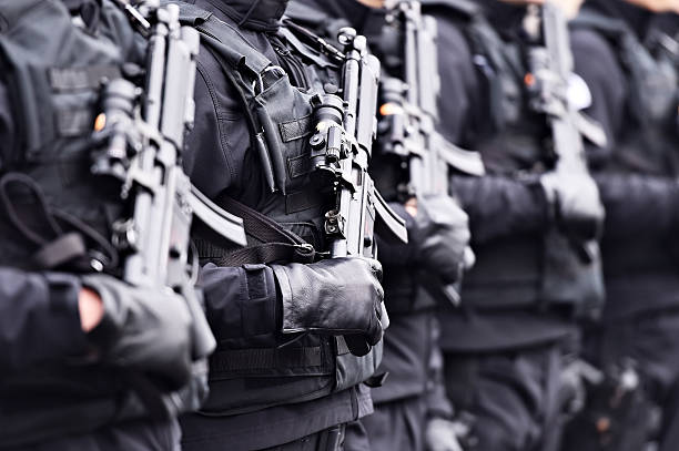 istock Soldier with machine gun during military parade 637148660