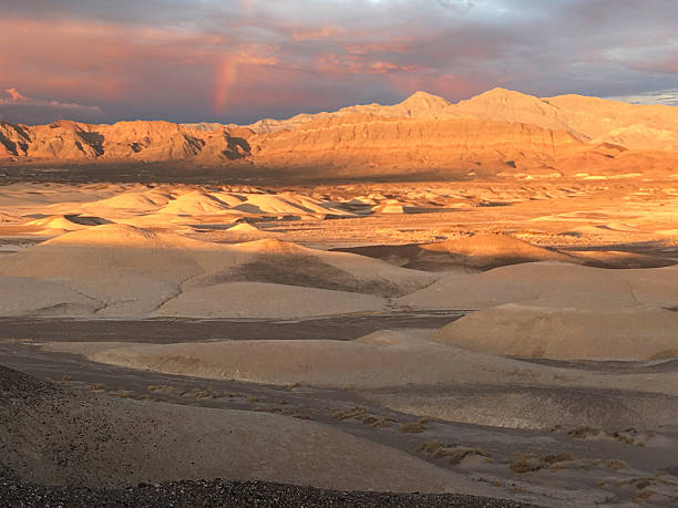 vista de grand mojave - baker california - fotografias e filmes do acervo