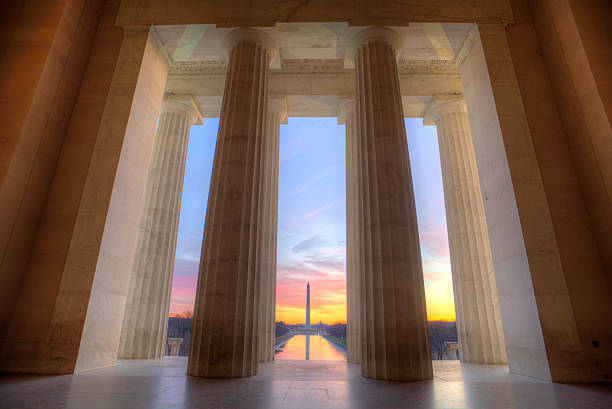 Lincoln Memorial at sunrise Lincoln Memorial at sunrise washington monument washington dc stock pictures, royalty-free photos & images