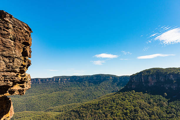 parc national des blue mountains depuis katoomba falls en australie - sydney australia australia new south wales lookout tower photos et images de collection