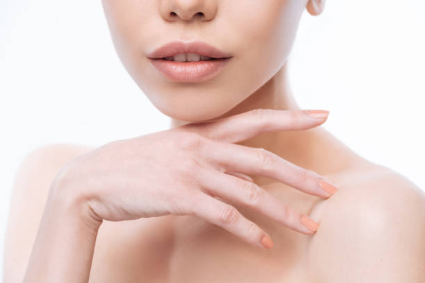 istock Involved young Korean woman expressing elegance in the studio 637194330