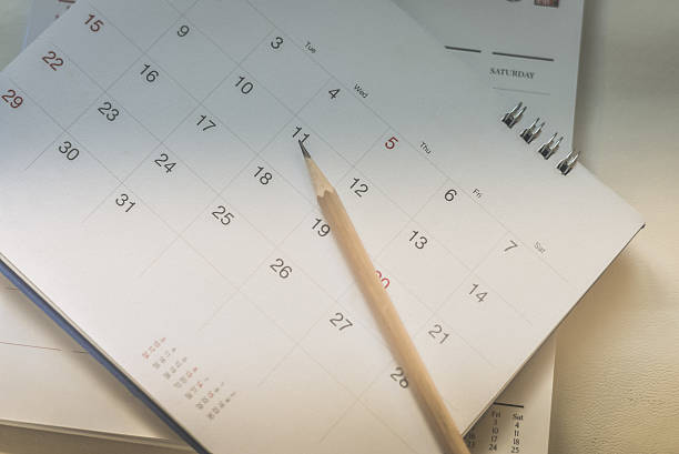istock calendar page in dark tone 637197110