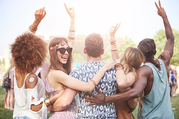 istock Supporting the best artists by fans 637222434