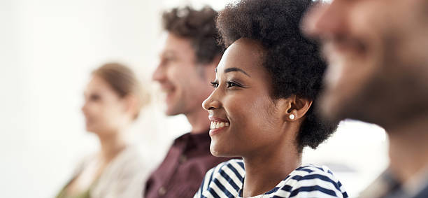 pronti a segnare come squadra - defocused business women occupation foto e immagini stock