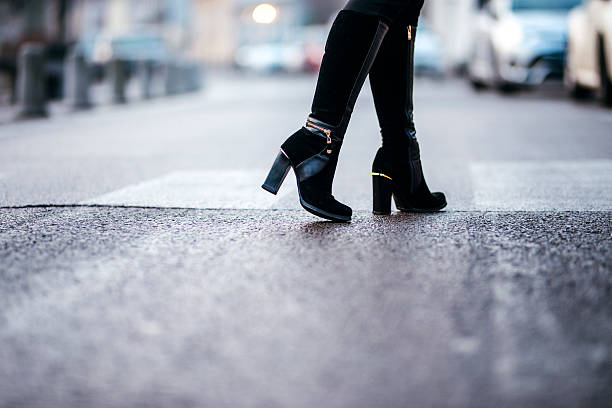 istock Rushing through the city streets 637232294