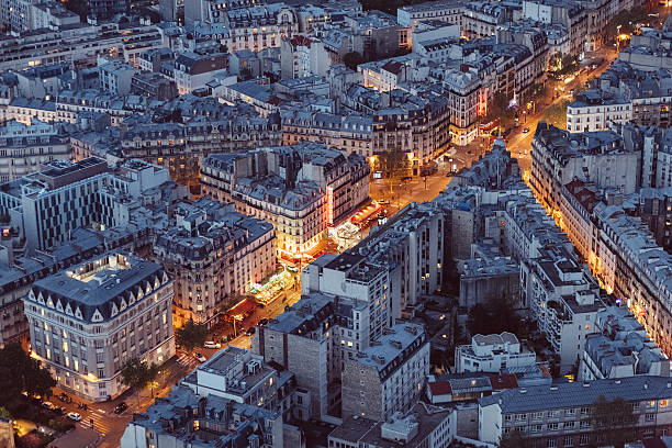 istock Streets of Paris 637247508