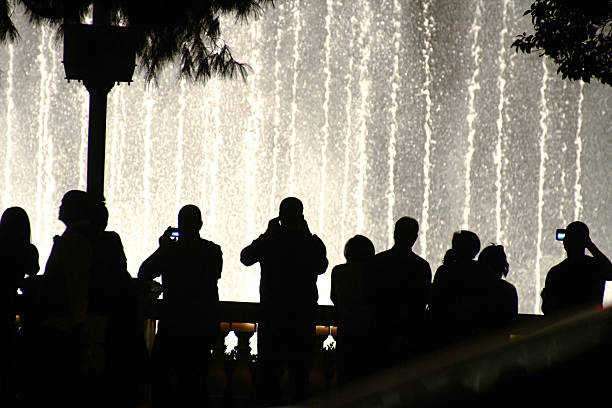 istock Night view of the fountain 637251474