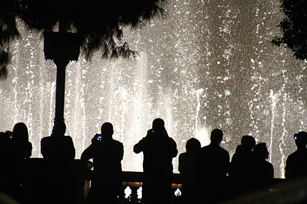 istock Night view of the fountain 637251504