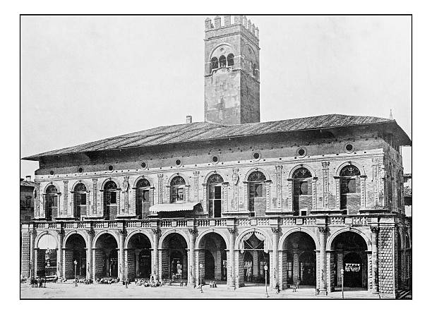 античные dotprinted фотографии италии: болонья, палаццо дель подеста - emiliano martinez stock illustrations