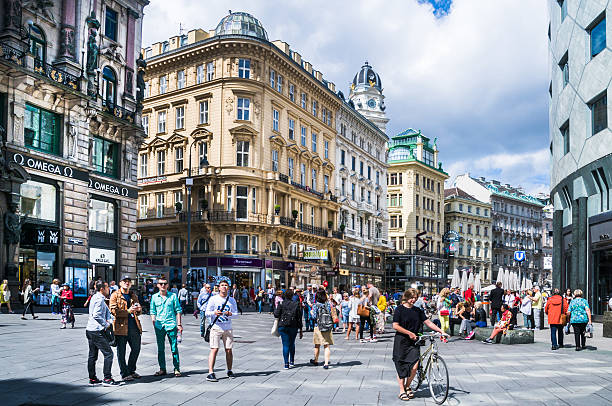 graben square : tourisme - omega photos et images de collection