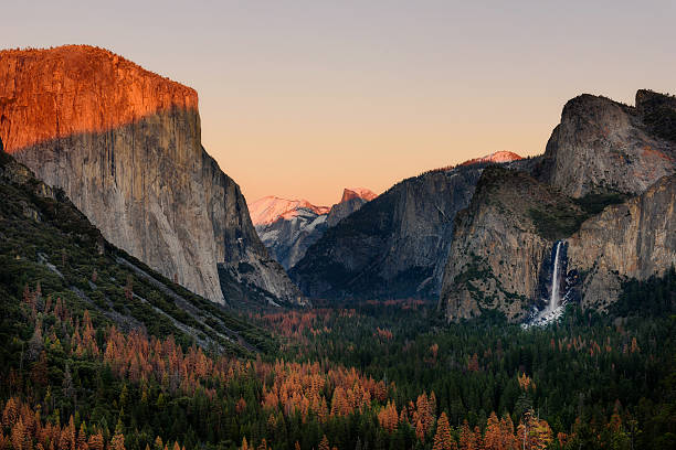 istock Sunset Tunnel view Yosemite Park, California 637270036