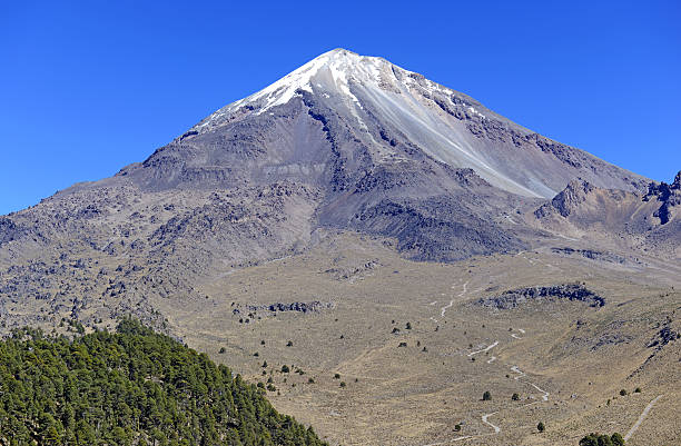 istock Pico de Orizaba volcano, the highest mountain in Mexico 637293284